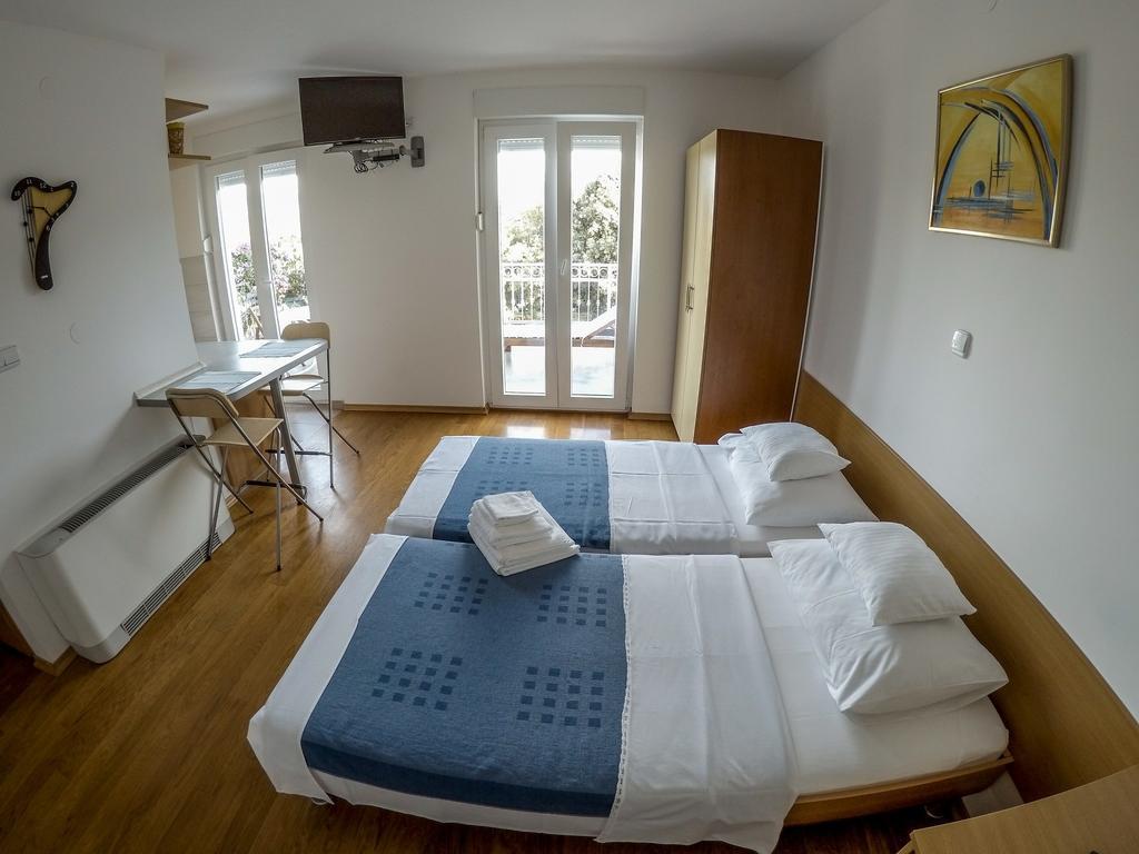 Apartments Car Kampor Room photo